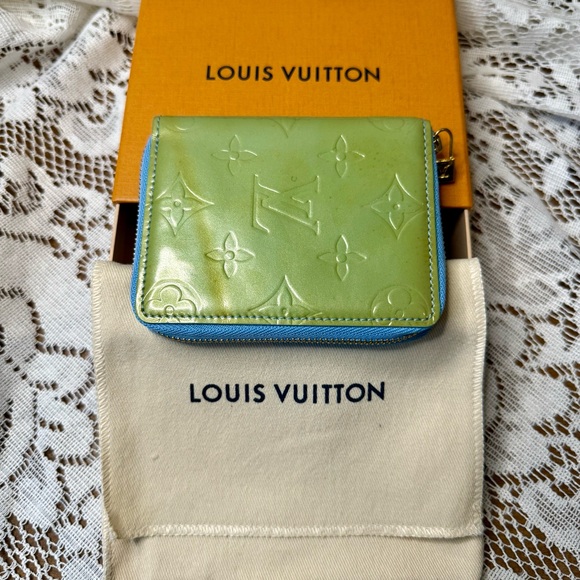 Louis Vuitton Lime Green Vernis Zip Wallet - Picture 4 of 16